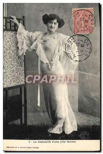 Ansichtskarte AK Femme Nu erotique Le deshabille d&#39une jolie femme