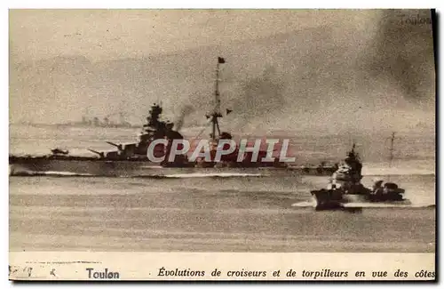 Ansichtskarte AK Bateau Guerre Toulon Evolutions de croiseurs et de torpilleurs en vue des cotes