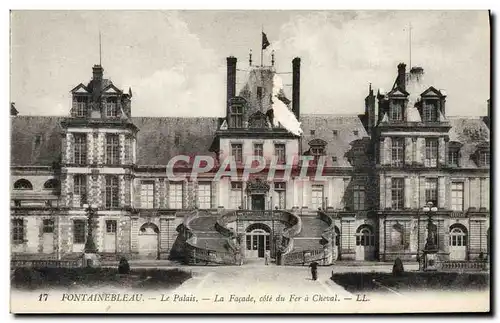 Cartes postales Palais De Fontainebleau La Facade Cote du Fer a Cheval