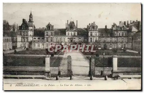 Ansichtskarte AK Palais De Fontainebleau La cour des adieux