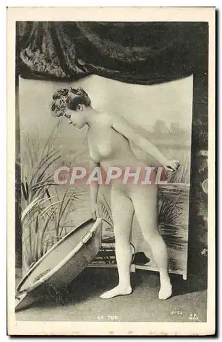 Ansichtskarte AK Nu erotique Femme le tub