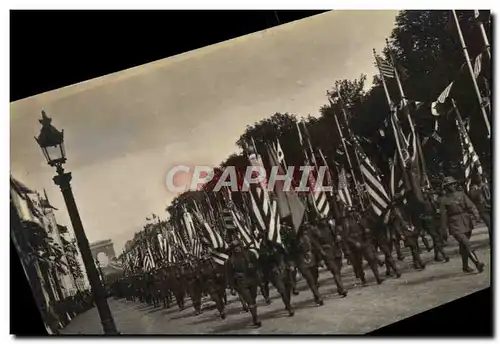 Ansichtskarte AK Militaria Apotheose des poilus vainqueurs Souvenir des Fetes de la victoire 14 juillet 1919 Le d