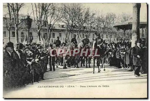 Cartes postales Bateau Guerre Catastrophe du Iena Dans l&#39attente du defile