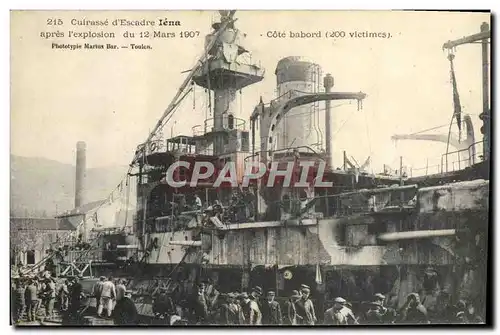 Ansichtskarte AK Bateau Guerre Cuirasse d&#39escadre Iena apres l&#39explosion Cote babord