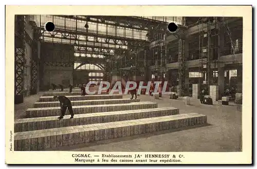 Cartes postales Alcool Cognac Etablissements Hennesy Marquage a feu des caisses avant leur expedition