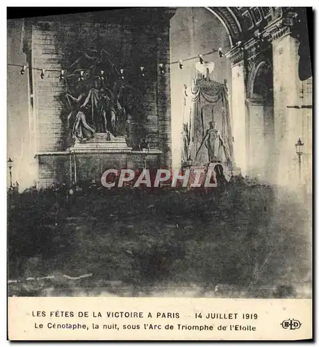 Ansichtskarte AK Militaria Fetes de la victoire 14 juillet 1919 Le cenotaphe la nuit sous l&#39Arc de Triomphe