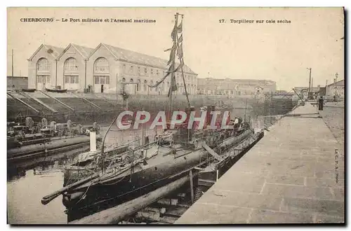 Ansichtskarte AK Bateau Guerre Cherbourg Le port militaire et l&#39arsenal maritime Torpilleur en cale seche
