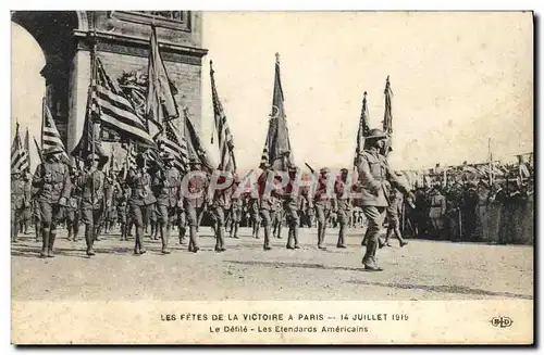 Ansichtskarte AK Militaria Fetes de la Victoire 14 juillet 1919 Le defile Les etendards americaines