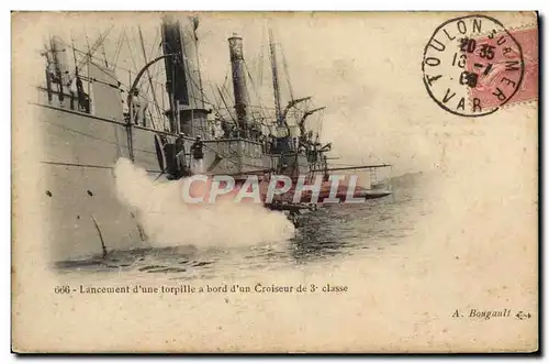Cartes postales Bateau Guerre Lancement d'une torpille a bord d'un cuirasse de 3eme classe