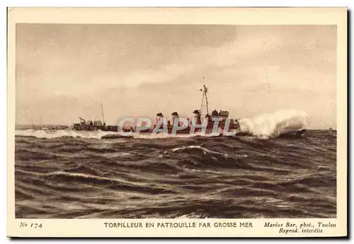 Ansichtskarte AK Bateau Guerre Torpilleur en patrouille par grosse mer