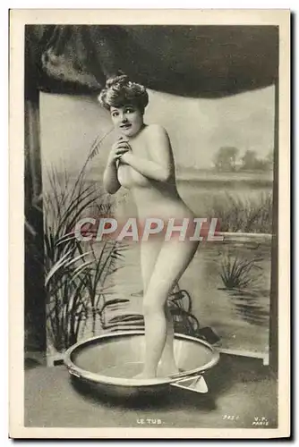 Ansichtskarte AK Nu erotique Femme Le tub