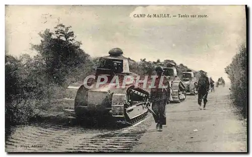 Cartes postales Militaria Tank Camp de Mailly Tanks sur route