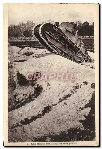 Cartes postales Militaria Tank Char Renault franchissant un ravin profond