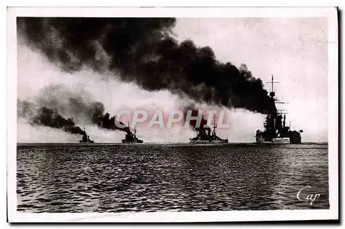 Ansichtskarte AK Bateau Guerre Toulon Depart de l&#39escadre