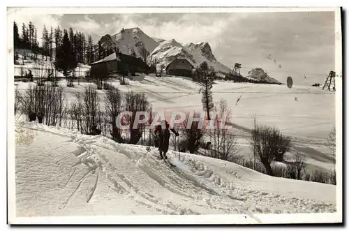 Cartes postales moderne Sports d&#39hiver Ski Le Sauze Station d&#39hiver de Barcelonnette Vue sur le Chapeau de gendarm