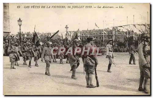 Ansichtskarte AK Militaria Les fetes de la Victoire 14 juillet 1919 Les aviateurs