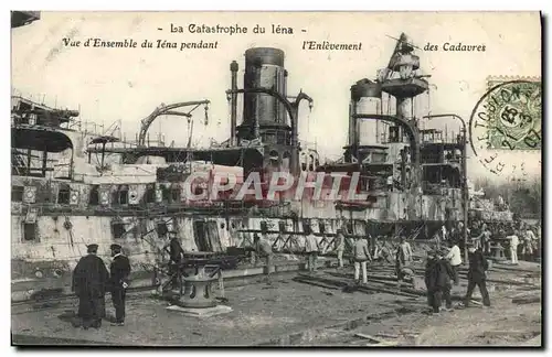 Cartes postales Bateau Guerre Catastrophe du Iena Vue d'ensemble du Iena pendant l'enlevement des cadavres
