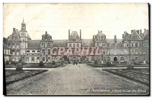 Cartes postales Palais de Fontainebleau La cour des Adieux