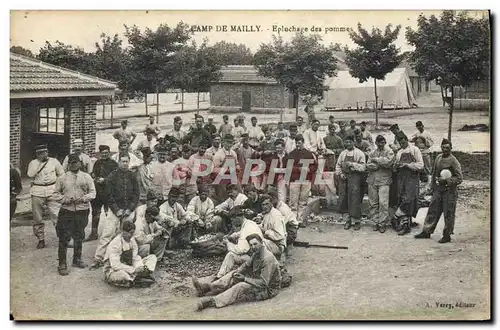 Ansichtskarte AK Militaria Camp de Mailly Epluchage des pommes