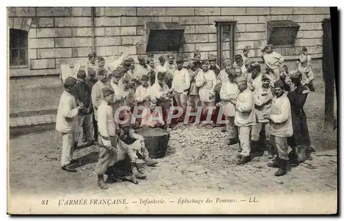 Cartes postales Armee Francaise Infanterie Epluchage des pommes Pommes de terre