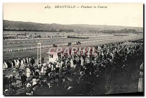 Ansichtskarte AK Cheval Equitation Hippisme Deauville Les tribunes du champ de courses