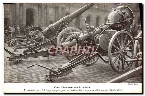 Ansichtskarte AK Militaria Paris Cour d&#39honneur des Invalides Projecteur de 155 long