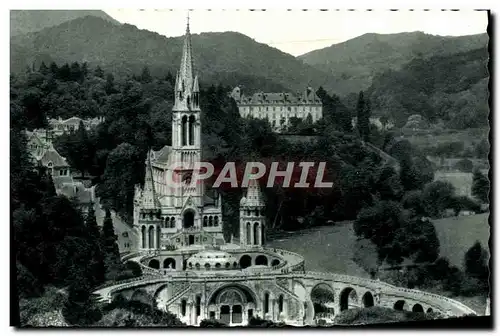 Cartes postales moderne Lourdes La Basilique Vue Du Chateau Fort