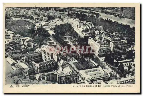 Cartes postales moderne Vichy Le Parc Du Casino Et Les Hotels