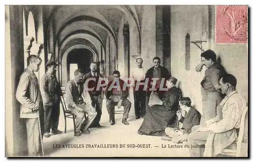 Cartes postales Les aveugles travailleurs du Sud Ouest le lecture du journal