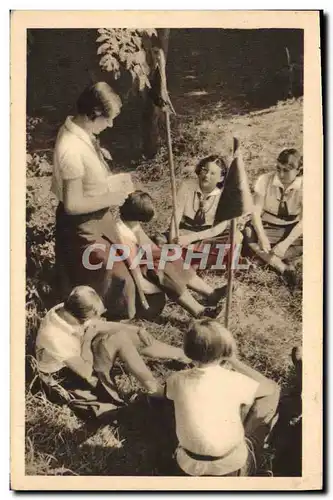 Cartes postales Scout Scoutisme Jamboree Chez les eclaireses La cheftaine parle