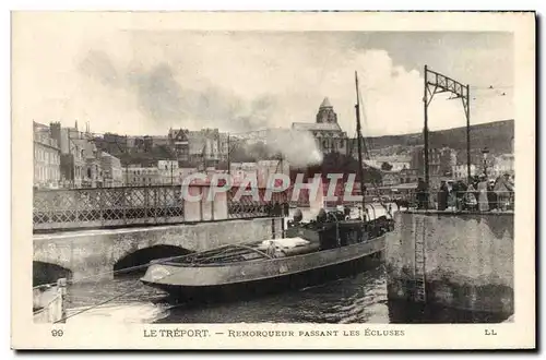 Cartes postales Bateau Le Treport Remorqueur passant les ecluses