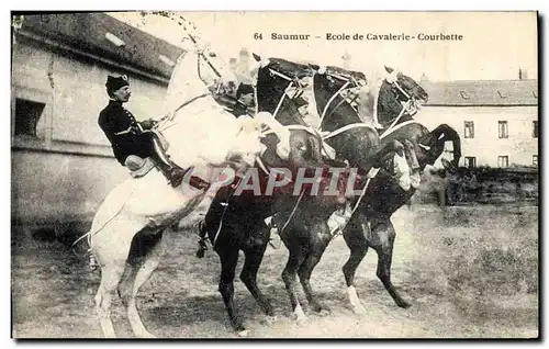 Ansichtskarte AK Cheval Equitation Hippisme Saumur Ecole de cavalerie Courbette