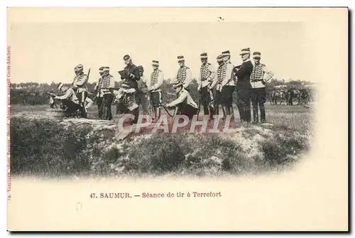 Ansichtskarte AK Cheval Equitation Hippisme Saumur Seance de tir a Terrefort