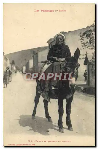 Cartes postales Folklore Pyrenees Femme se rendant au marche Ane Mule