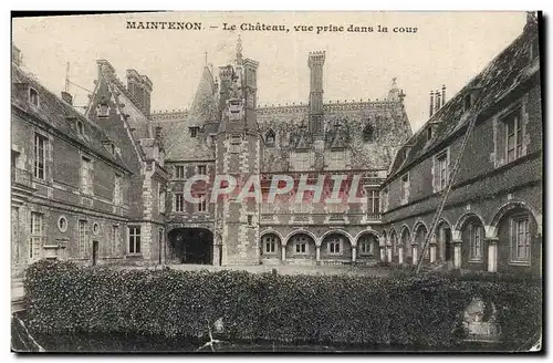 Cartes postales Maintenon Le Chateau Vue Prise dans la Cour