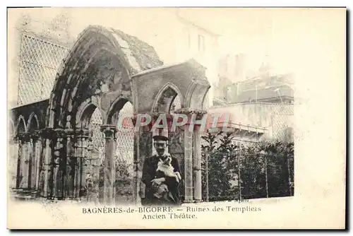 Ansichtskarte AK Bagneres De Bigorre Ruines Des Templiers Ancien Theatre Homme Chien