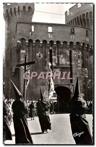 Cartes postales moderne Perpignan Semaine sainte en Roussillon La procession de la Sanch Le cortege des penitents au Cas