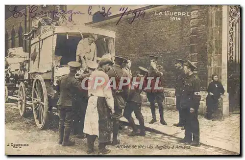 Ansichtskarte AK Arrivee de blesses anglais a Amiens Croix Rouge Militaria