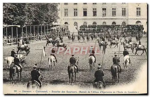 Ansichtskarte AK Cheval Equitation Hippisme Saumur Carrousel Reprise des sauteurs