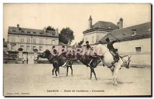 Cartes postales Cheval Equitation Hippisme Saumur Ecole de cavalerie Croupade