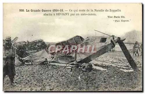 Cartes postales Militaria ce qui reste de la nacelle du zeppelin abattu a Revigny par un auto canon