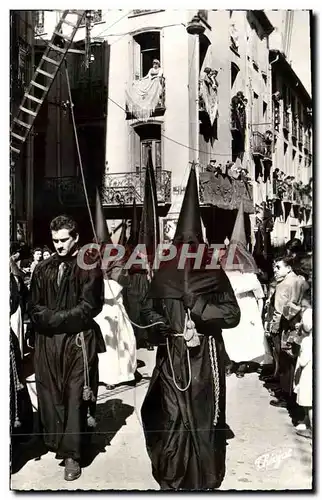 Cartes postales moderne Semainte Sainte en Roussillon La procession de la Sanch a Perpignan Le cortege des penitents