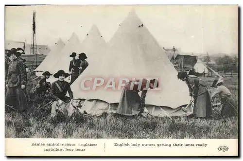 Cartes postales Dames ambulancieres installant leur tente