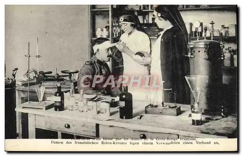 Cartes postales Dames de la Croix Rouge Francaise Militaria