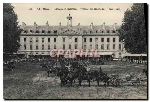 Ansichtskarte AK Cheval Hippisme Saumur Carrousel militaire Remise du drapeau