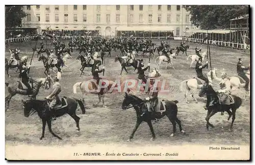 Ansichtskarte AK Cheval Hippisme Saumur Ecole de cavalerie Carrousel Double