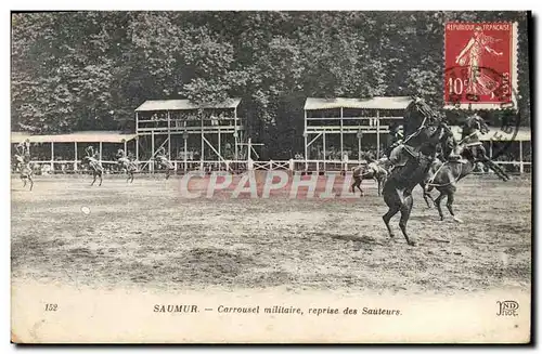 Ansichtskarte AK Cheval Hippisme Saumur Carrousel militaire Reprise des sauteurs