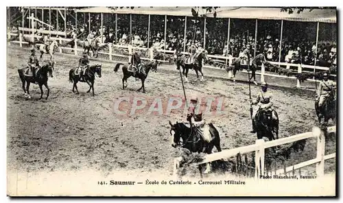 Ansichtskarte AK Cheval Hippisme Saumur Ecole de cavalerie Carrousel militaire