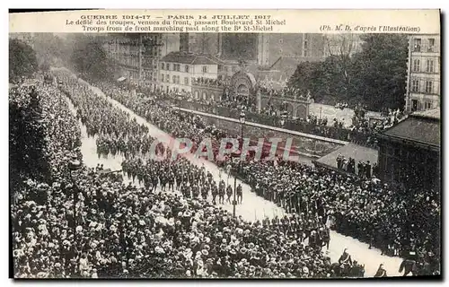 Cartes postales Militaria Paris 14 juillet 1917 Le defile des troupes venues du front passant Boulevard St Miche