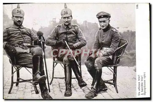 Cartes postales Militaria Un affreux trio